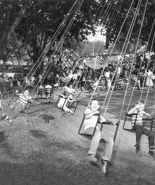 [Image: 07-ChairSwings.JPG]